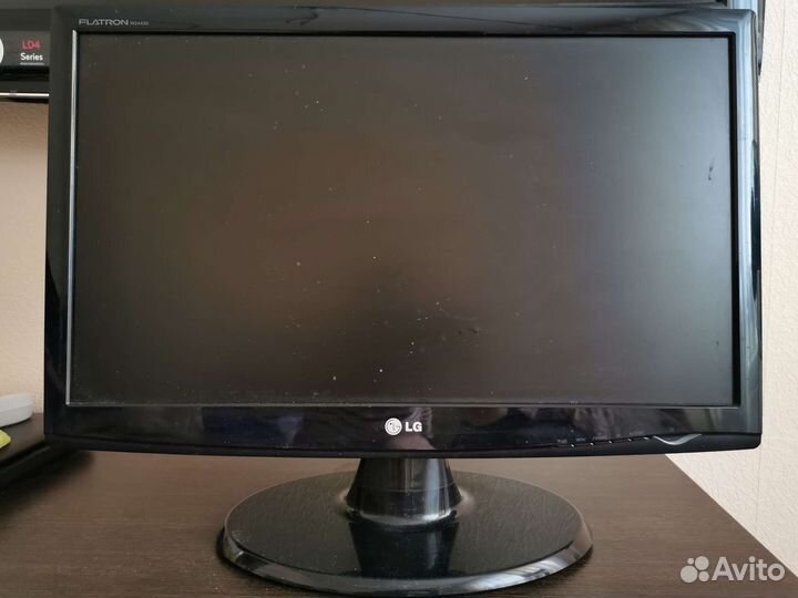 Монитор LG 2443s