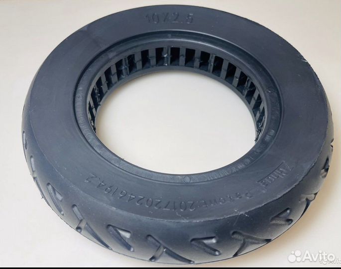 Покрышка литая 10/2.5 электросамоката Kugoo M4
