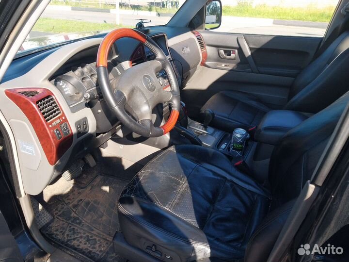 Mitsubishi Pajero, 2004