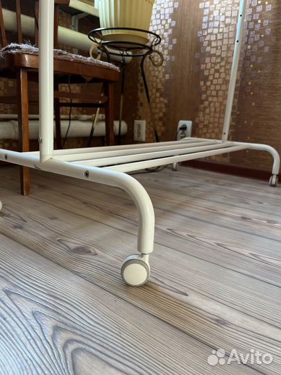 Переносная каталка для одежды