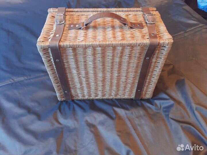 Чемоданчик для пикника