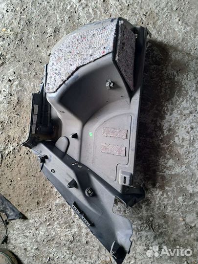 Обшивка багажника Skoda Fabia