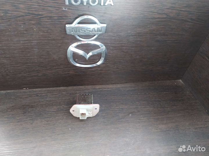 Резистор отопителя Субару Импреза GC3