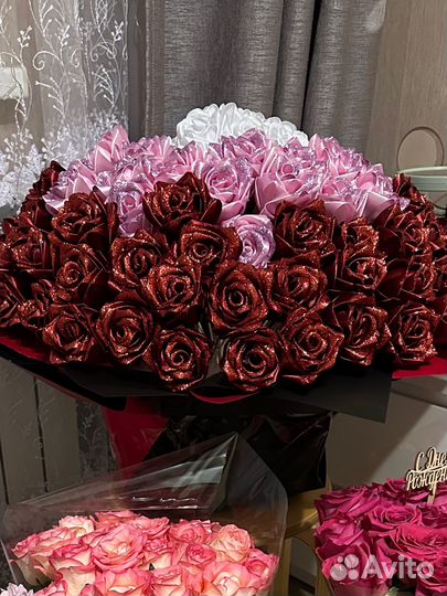Розы из атласных лент