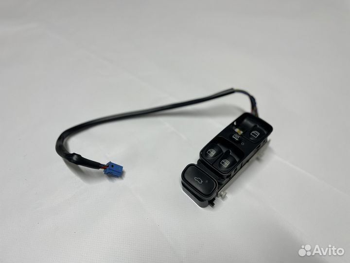 Оригинальный блок стеклоподъемников MB w203 w209