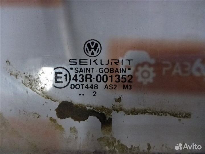 Стекло двери переднее правое Volkswagen Golf MK3