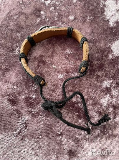 Кожаный браслет