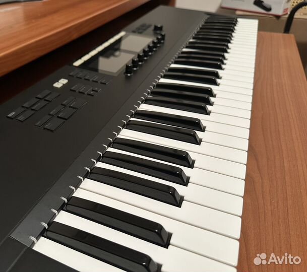 Native Instruments Komplete Kontrol S61 MK2