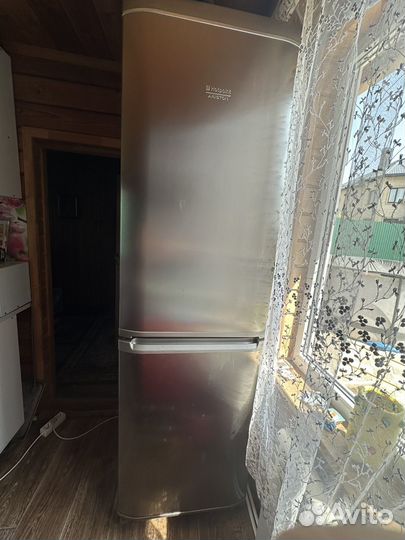 Холодильник hotpoint ariston бу