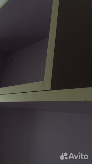 Полка настенная и шкаф