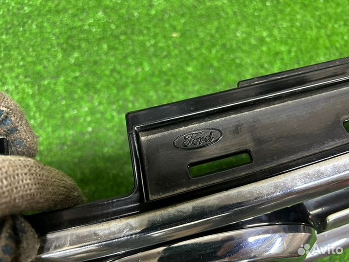 Решетка радиатора Ford Mondeo Iv 2011