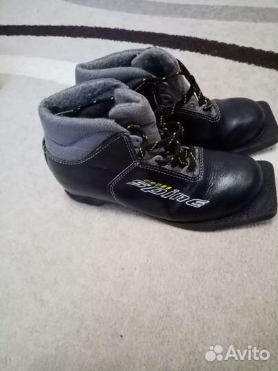 Лыжные ботинки