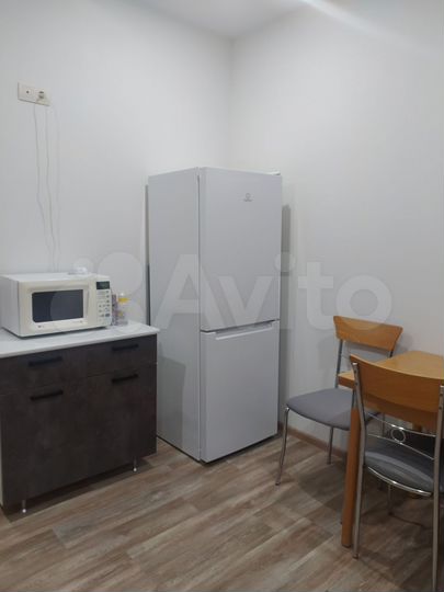 2-к. квартира, 55 м², 3/10 эт.