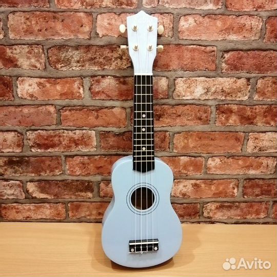 Укулеле новая