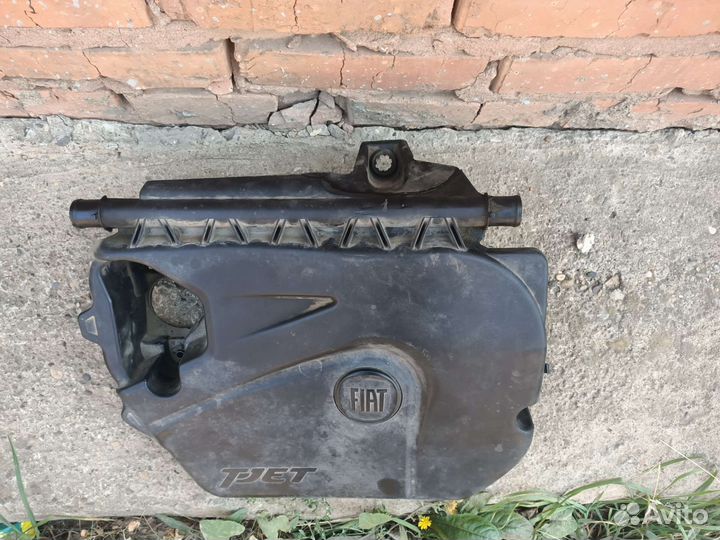 Крышка двигателя декоративная Fiat Linea 1.4