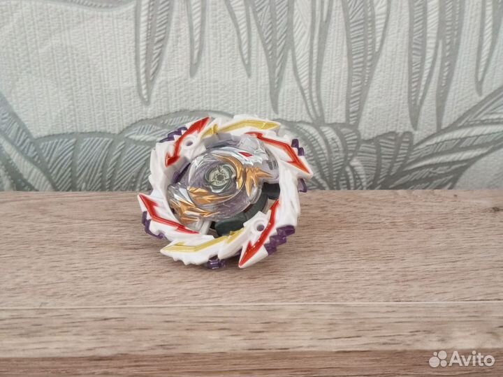 Волчки бейблейд