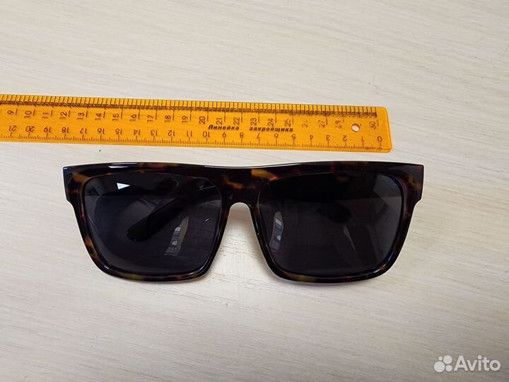 Солнечные очки мужские