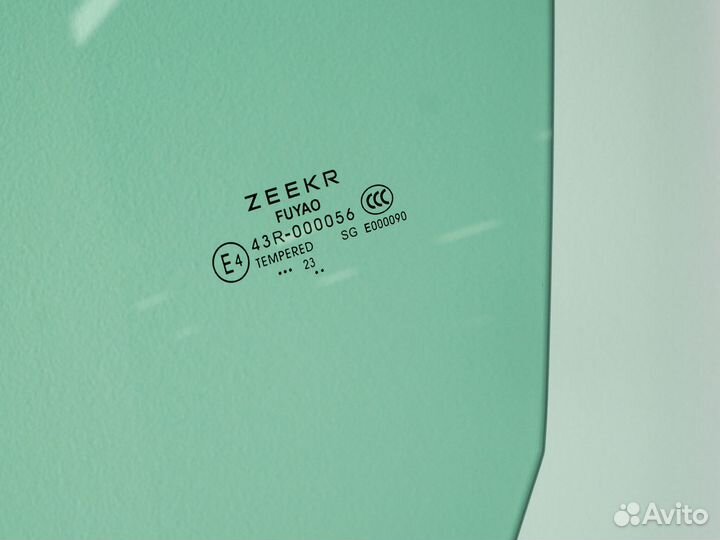 Стекло двери переднее левое Zeekr 001 оригинал