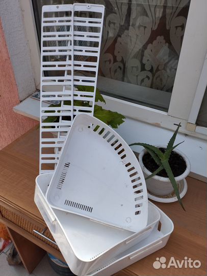 Угловая полка для ванной