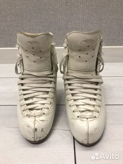 Фигурные ботинки edea chorus 235