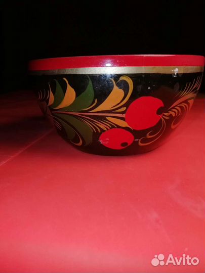 Деревянная пиала с хохломской росписью