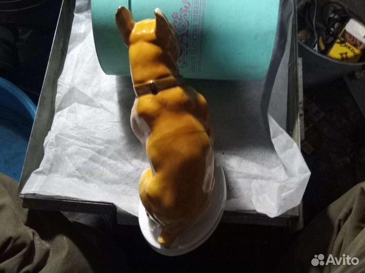 Собака боксер, фарфор