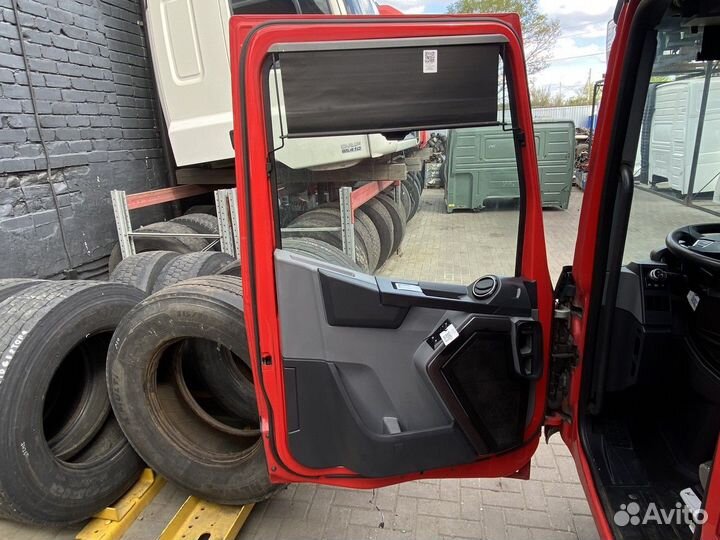 Дверь передняя левая Renault T