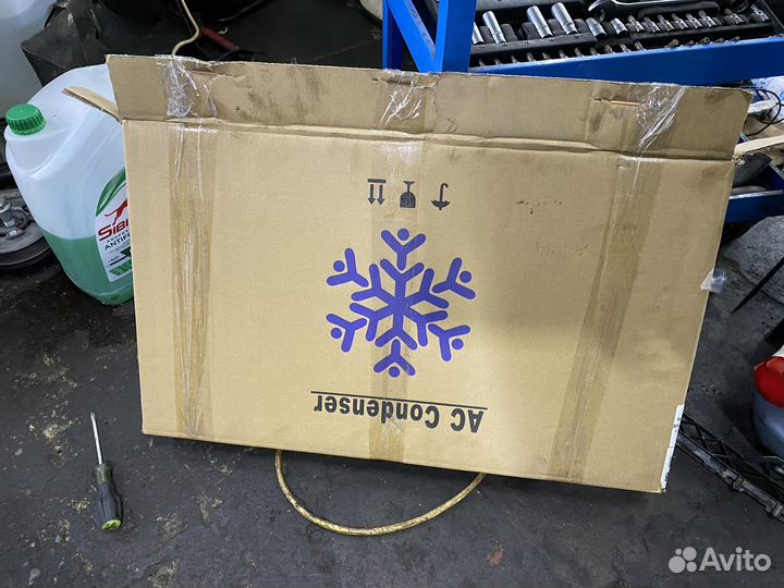 Конденсор радиатор кондиционера VAG