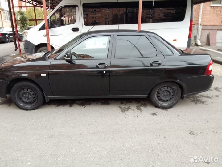 LADA Priora 1.6 МТ, 2017, битый, 16 000 км