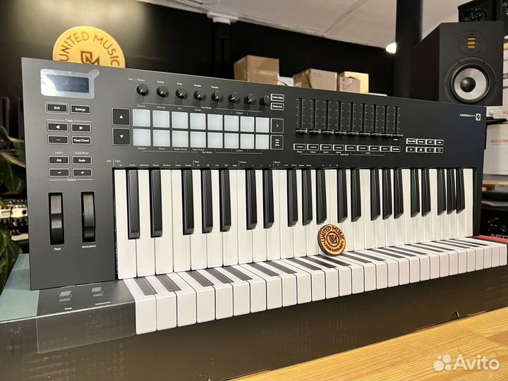 Novation Launchkey 49 MK3 в Наличии