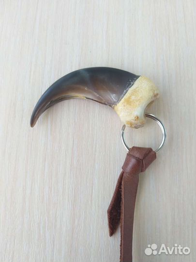 Брелок для ключей с когтем