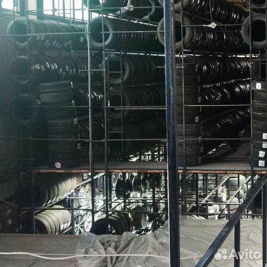 Bridgestone Dueler H/P Sport 215/60 R17 96H