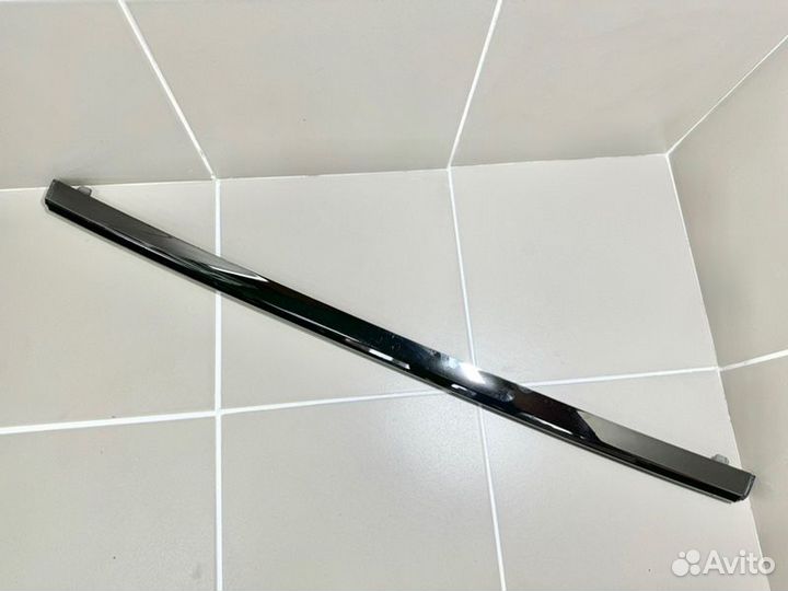 Накладка решетки радиатора Toyota Land Cruiser