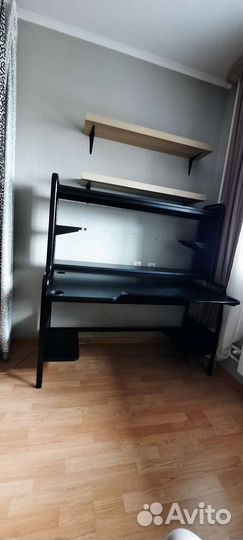 Компьютерный стол IKEA fredde