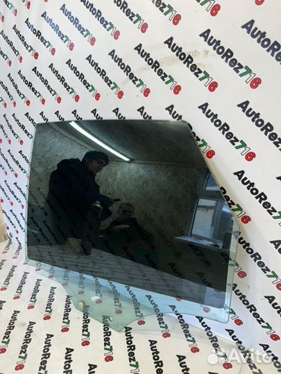 Стекло двери заднее левое Audi Q3 8U CCZ 2.0 2014