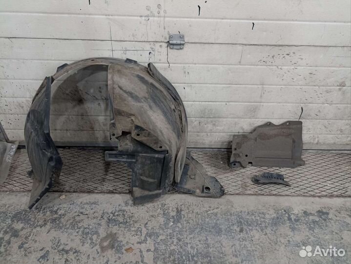 Подкрылок передний левый Nissan Qashqai J10 10-13г