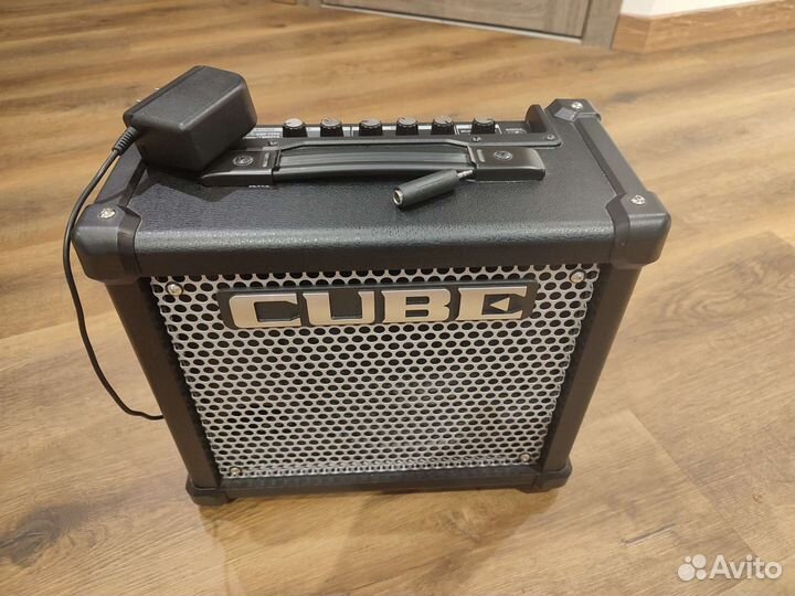 Комбоусилитель Roland cube-10GX