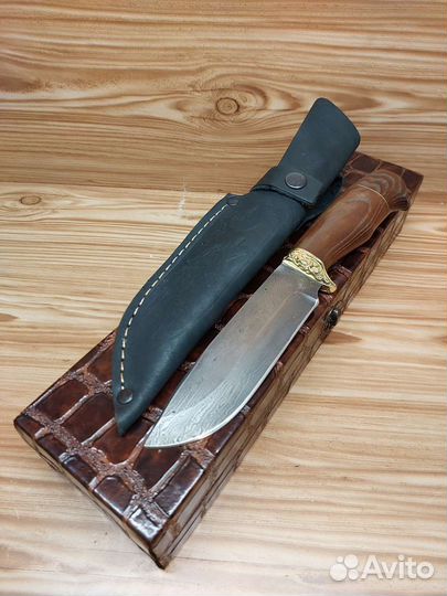 Нож охотничий сталь Дамаск в подарочном кейсе