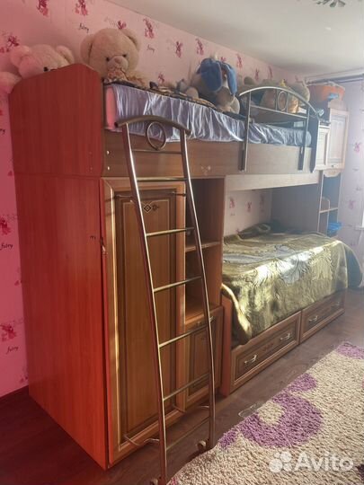 Двухъярусная кровать