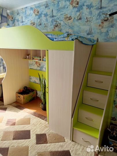 Кровать чердак со столом бу