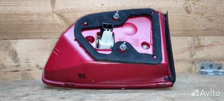 Фонарь внутренний задний левый Volkswagen Passat