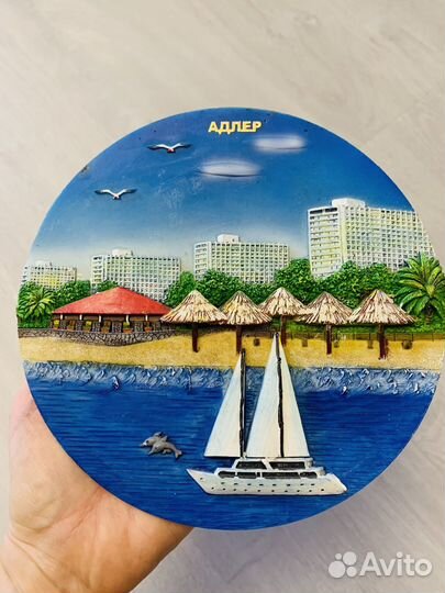 Сувенирные тарелки из разных стран. Маленькие