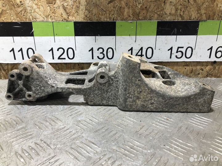 Кронштейн генератора Volkswagen Passat b6 b6