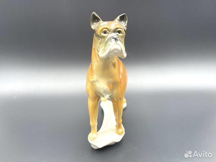 Антикварная фарфоровая статуэтка 