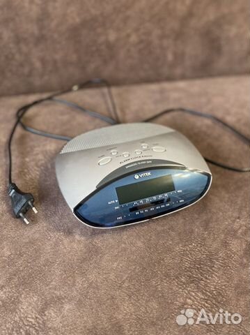 Электронные часы, будильник, радио