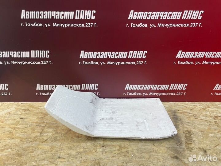 Шумоизоляция пола передняя правая Renault Logan