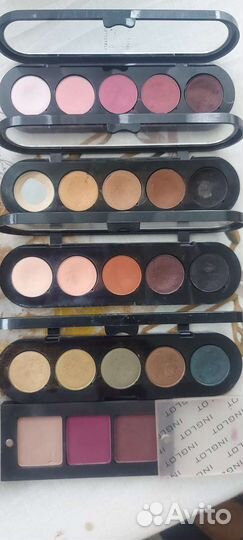 Палитра теней Make Up Atelir Pariz