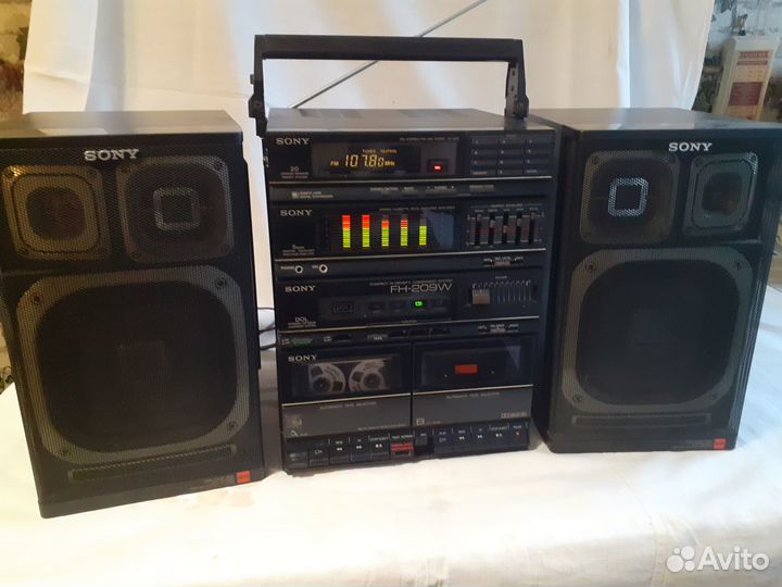 Sony FH - 209 W - Переносная магнитола 2х25 Вт