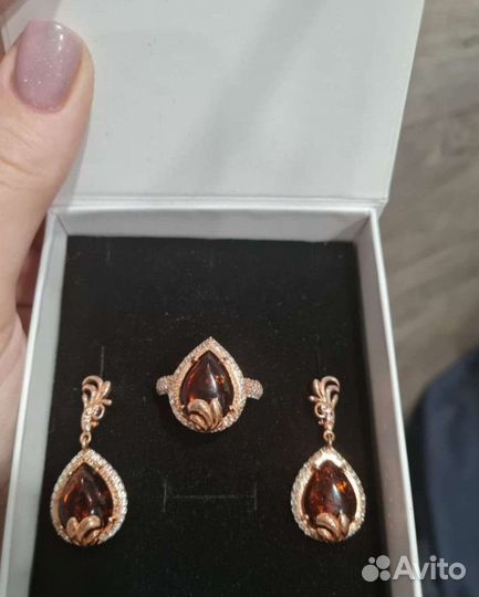 Комплект с янтарëм