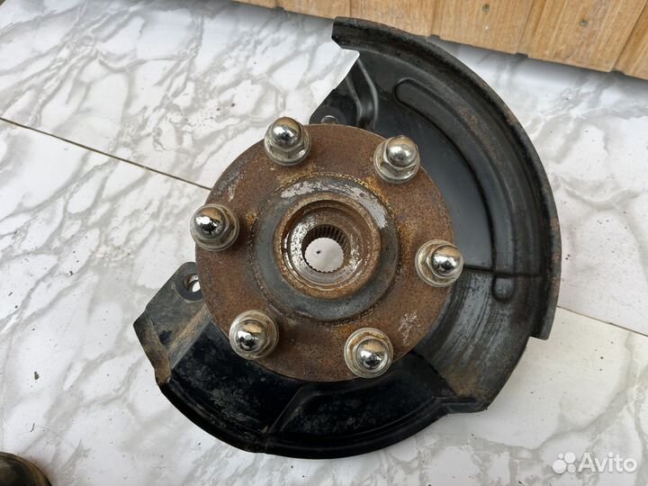 Кулак передний в сборе Mitsubishi l200 2015-2019 г